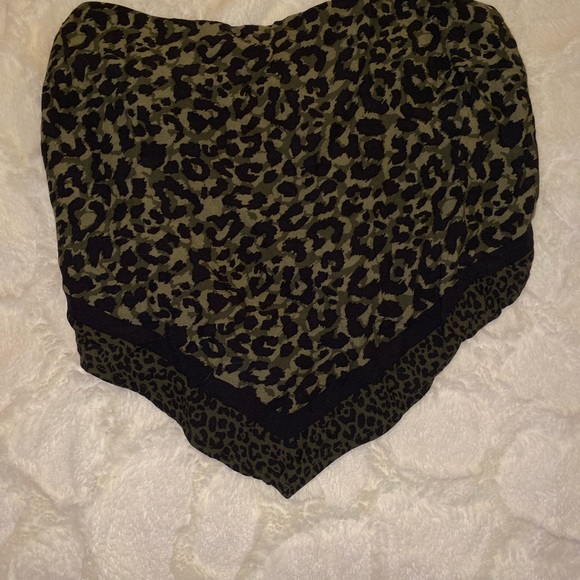 SOLD❤️HOLLISTER top - Picture 2 of 3